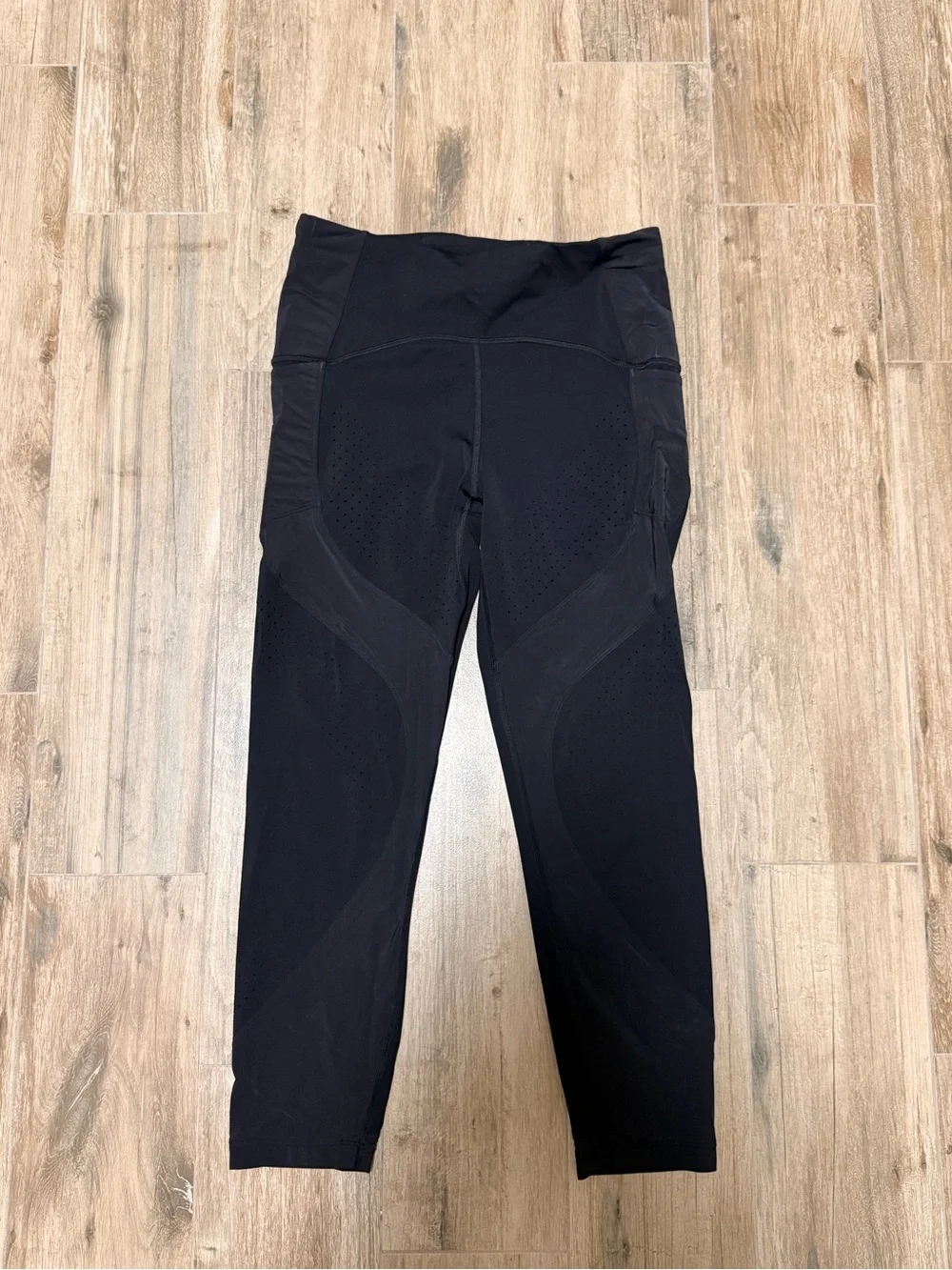 Lululemon Size 8 Uncovered Strength High-Waist Black Crop 23 inch Leggings